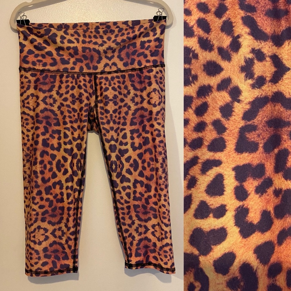 Purple Awakening Capri Pants Large ✨ Made in USA